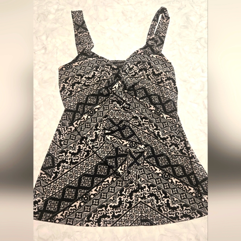 White House Black Market Black And White Patterned Soft Stretchy Ruffle Tank M